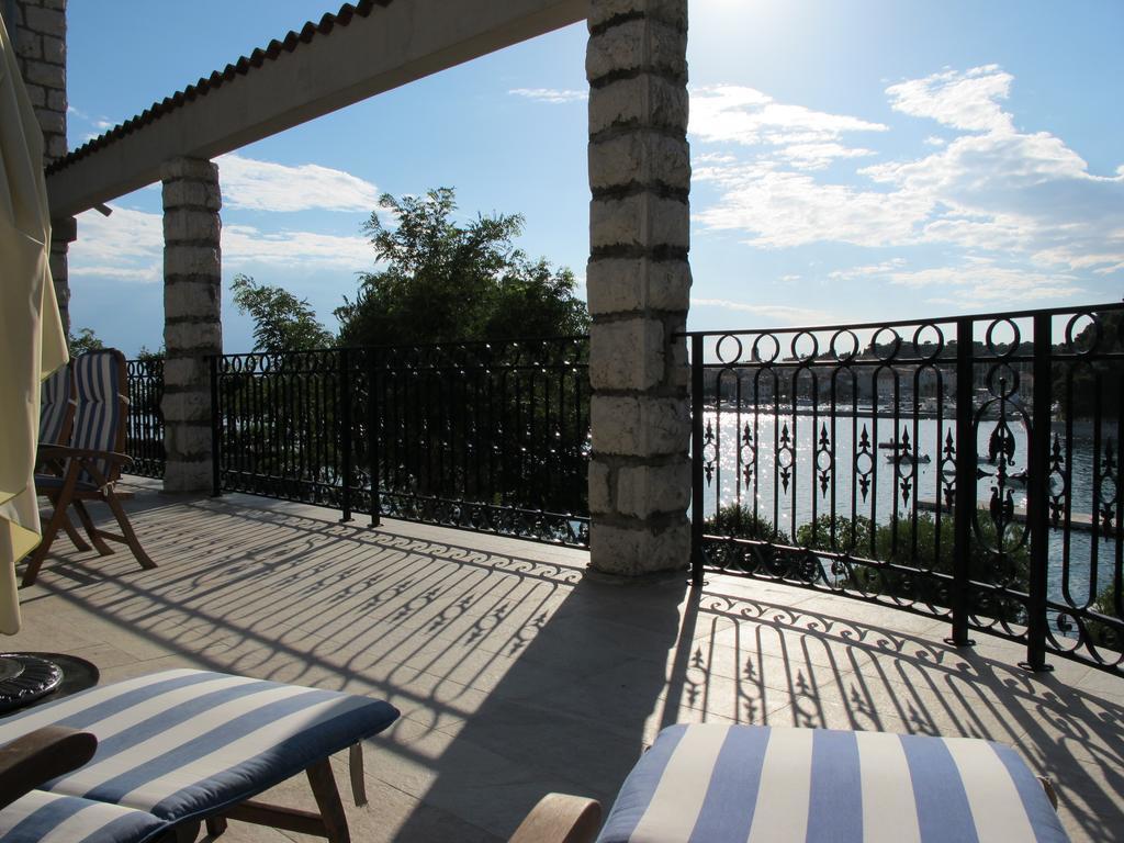 Villas Arbia - Margita Beach Hotel Banjol ภายนอก รูปภาพ