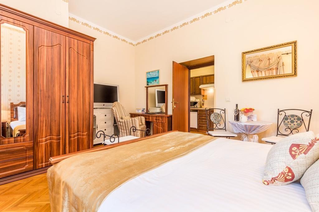 Villas Arbia - Margita Beach Hotel Banjol ภายนอก รูปภาพ
