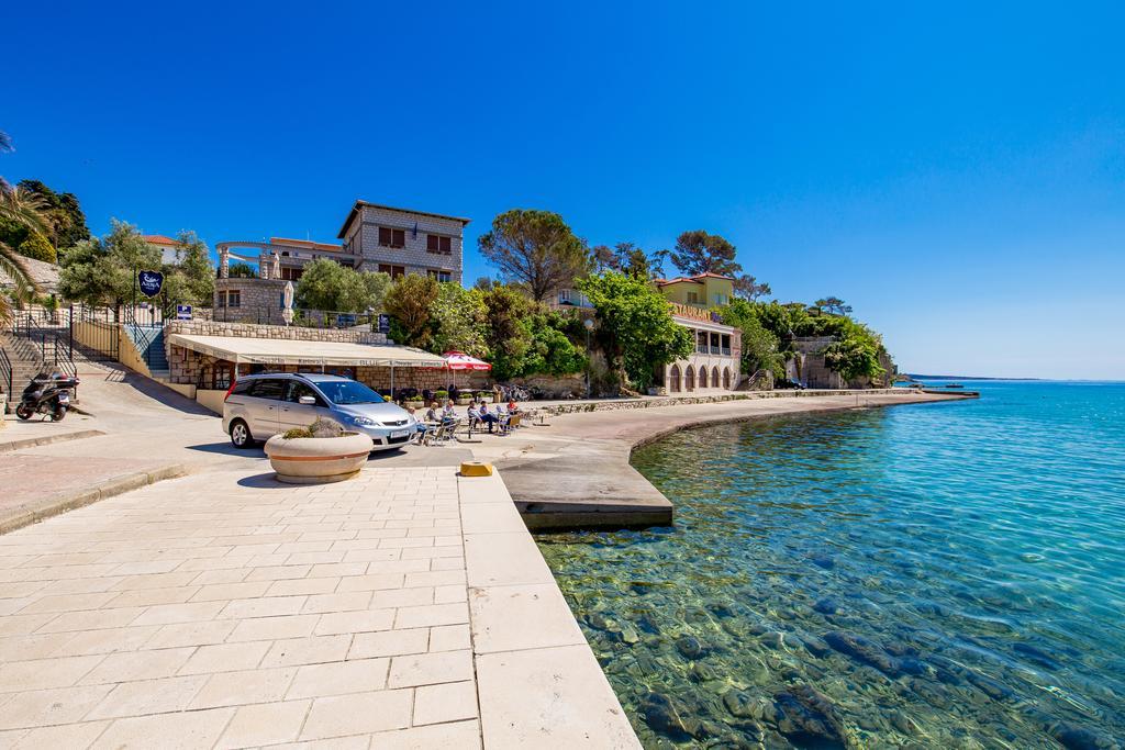 Villas Arbia - Margita Beach Hotel Banjol ภายนอก รูปภาพ